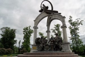 Памятник гетманам, Батурин